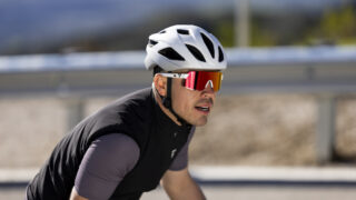 Rev_Elite_Action_Road_HiRes_04